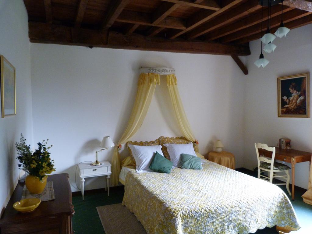 Le Moulin De Fillievres Bed & Breakfast Exterior photo