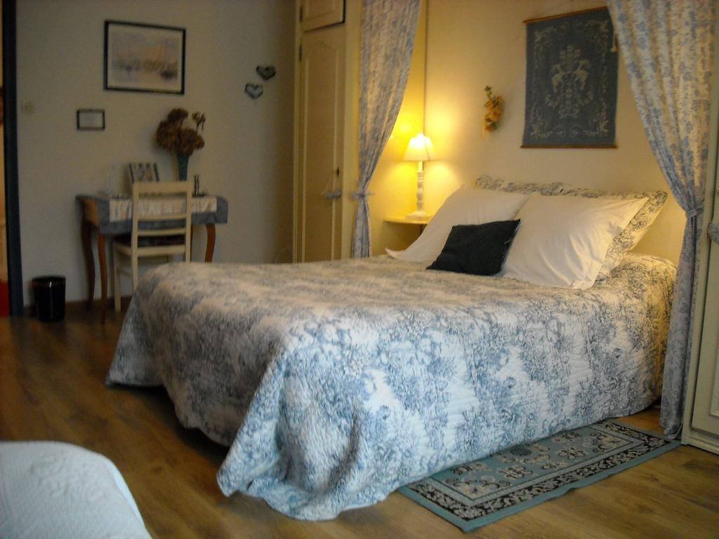 Le Moulin De Fillievres Bed & Breakfast Exterior photo